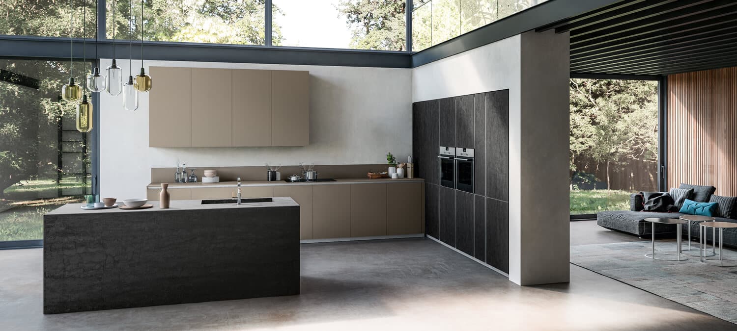 T16 kitchen with base and upper cabinets in Titan matte tempered glass. Island and tall units in Antracite ceramic (Laminam).