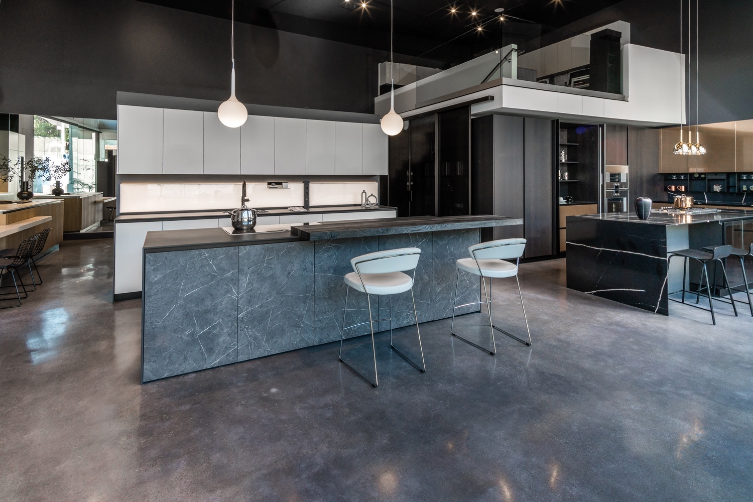 Modern kitchen designs and finishes from our collection, on display at MandiCasa Los Angeles.