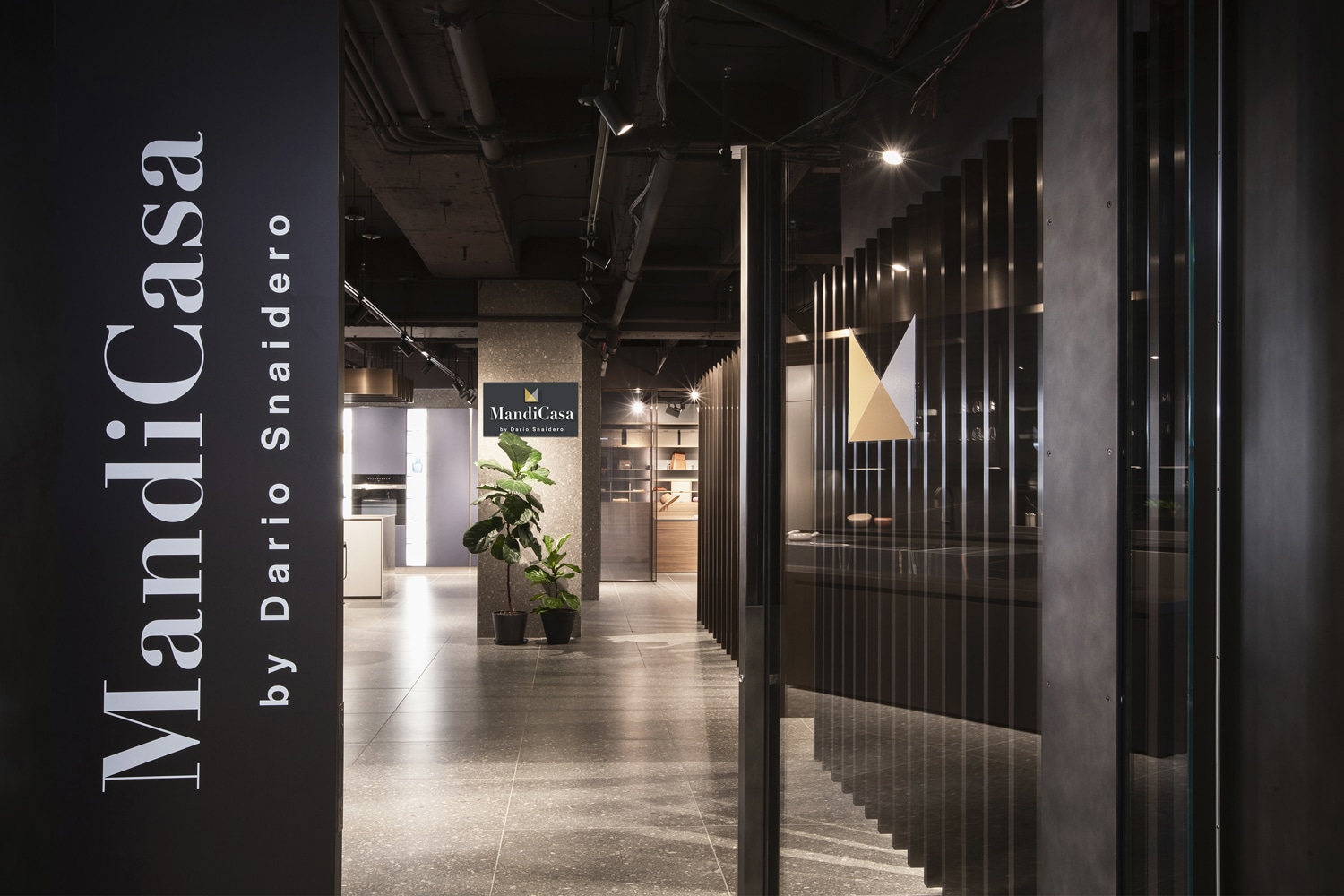 MandiCasa by Dario Snaidero, a modern furniture showroom.