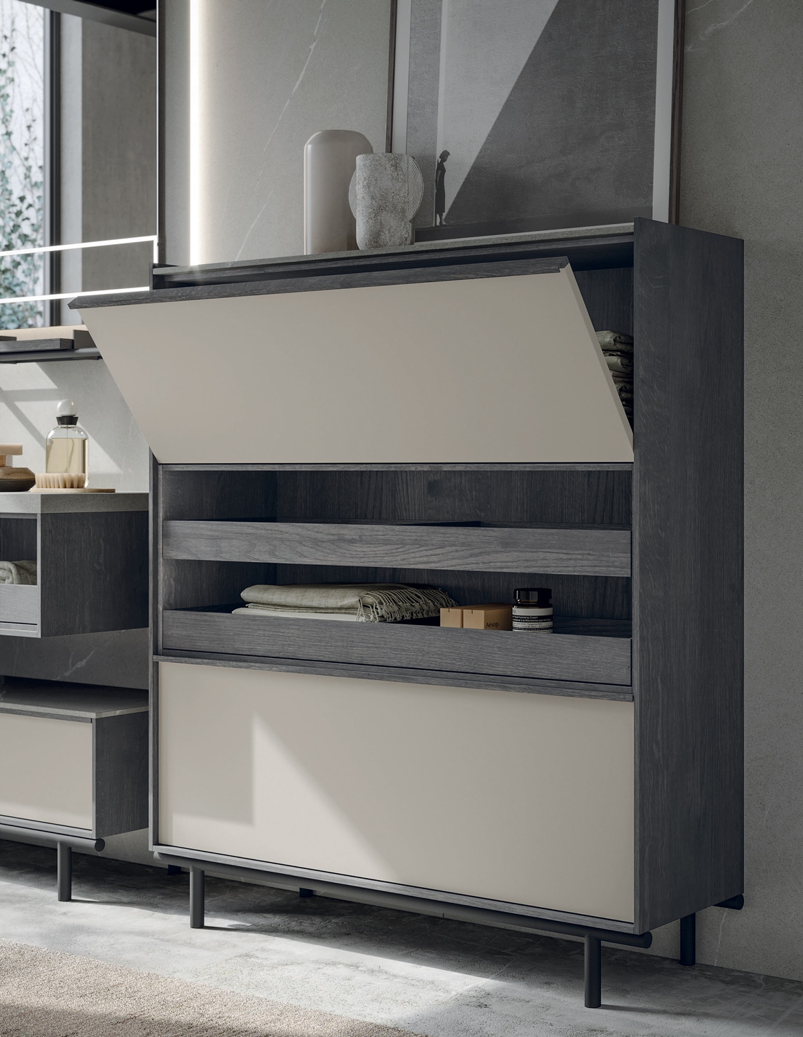 The versatile Sartus storage system offers closed spaces and open drawers. 